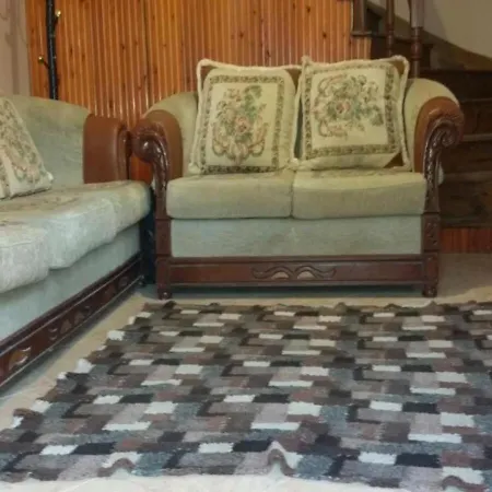 호스텔 Businesses 2 *